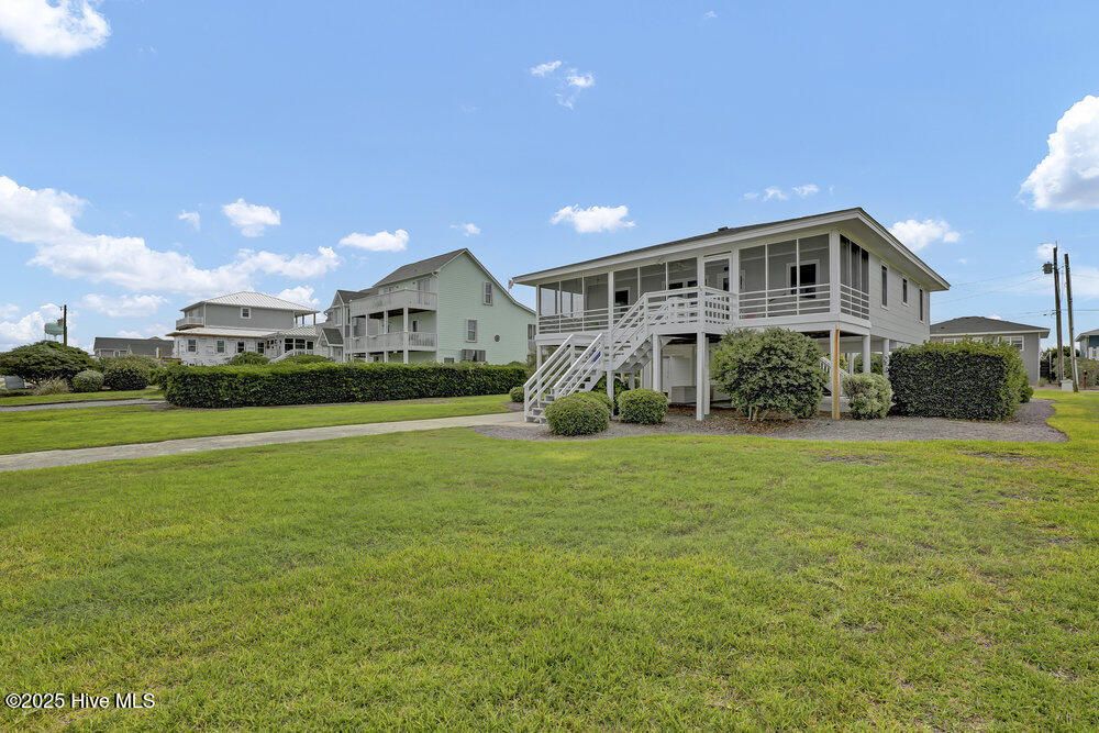 1040 Ocean Boulevard Topsail Beach, NC 28445 - Photo 5 of 42 003_6g8a5871_444