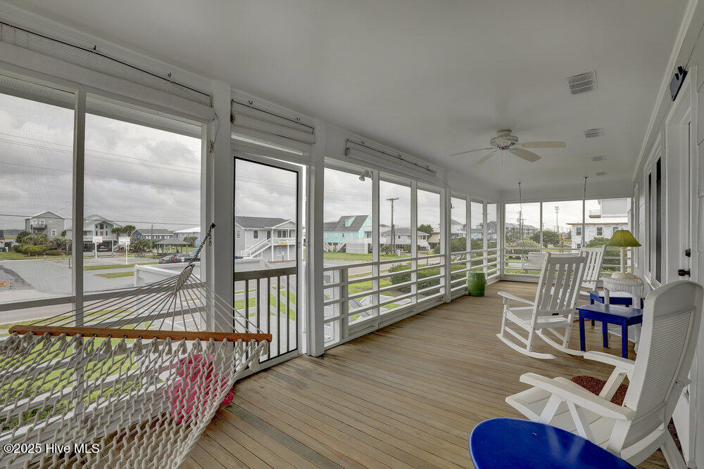 1040 Ocean Boulevard Topsail Beach, NC 28445 - Photo 6 of 42 004_6g8a5814_384