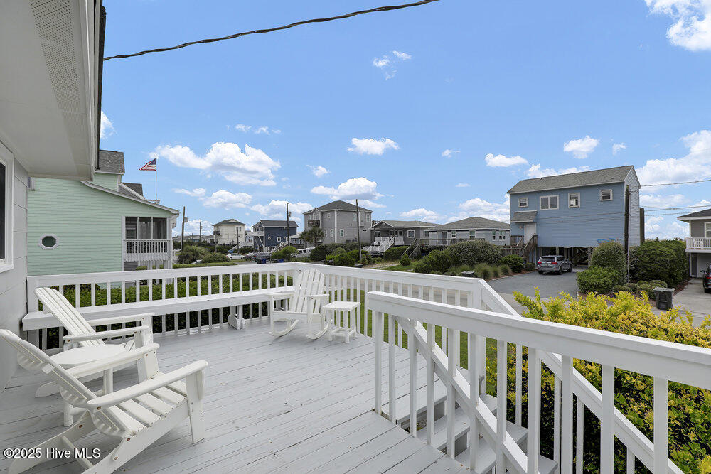 1040 Ocean Boulevard Topsail Beach, NC 28445 - Photo 8 of 42 024_6g8a5763_647