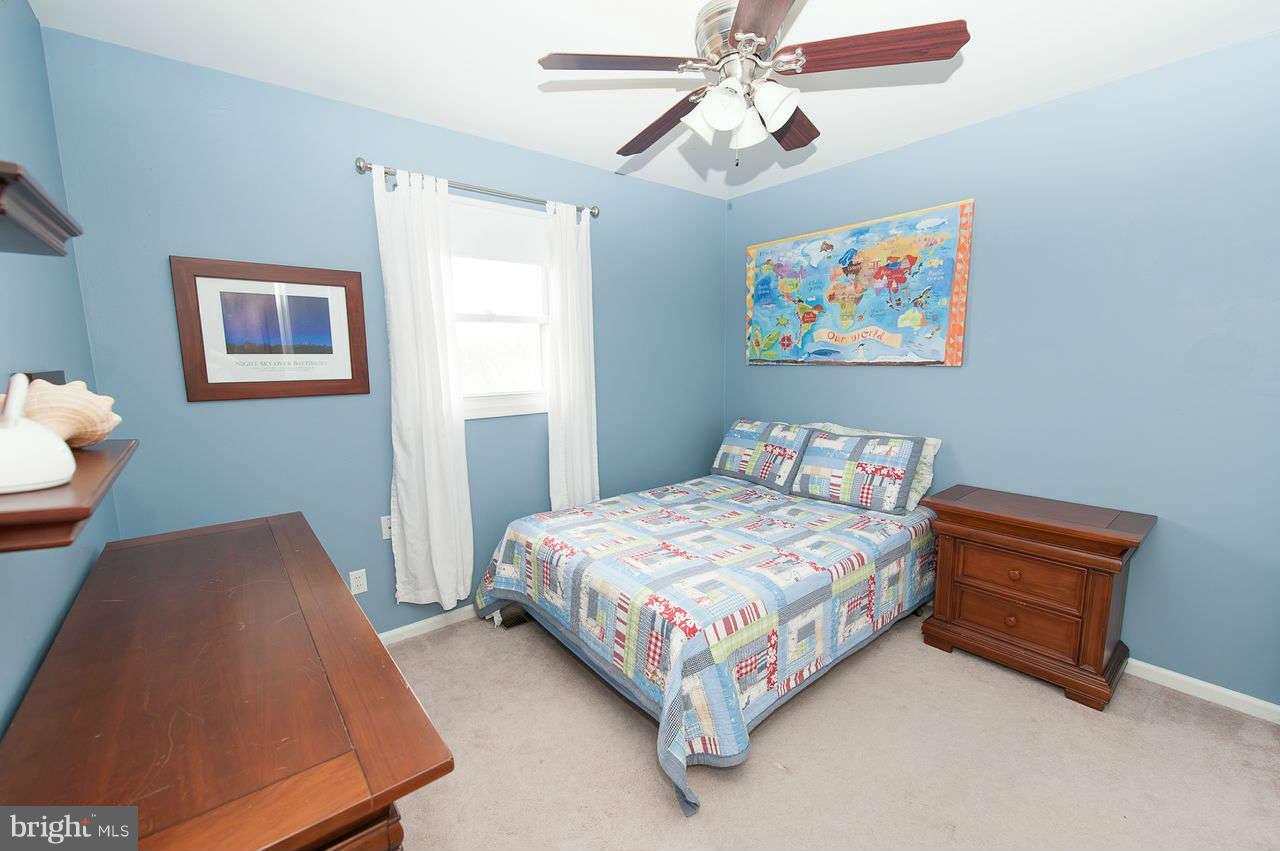 1047 Grovehill Road Baltimore, MD 21227 - Photo 22 of 30 Bedroom