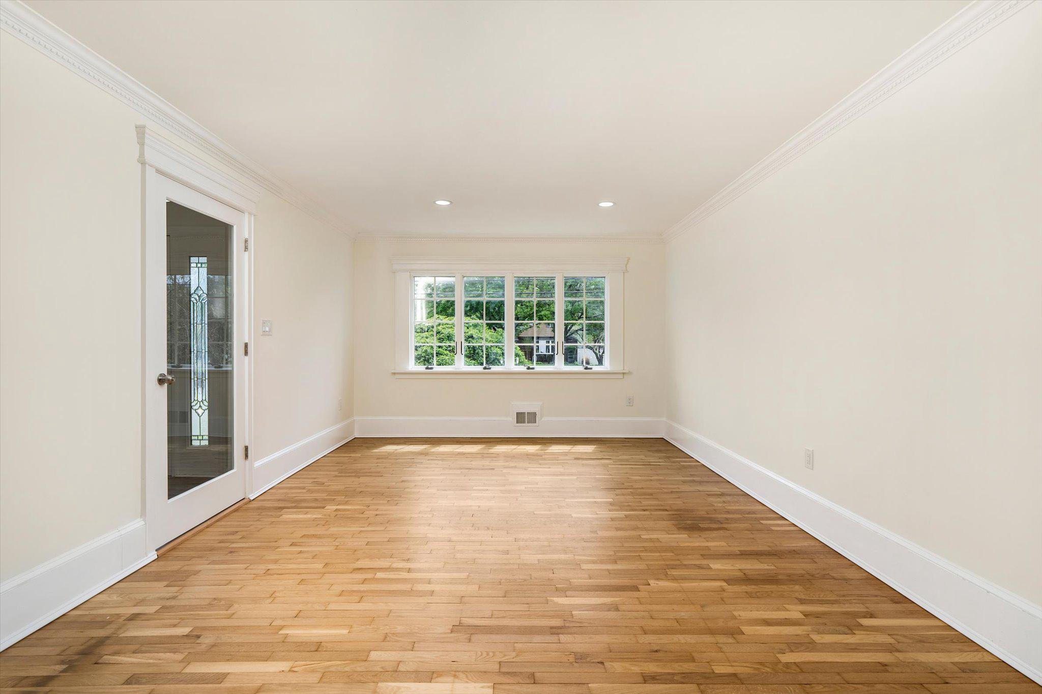 406 Flock Road Hamilton, NJ 08619 - Photo 7 of 40 Living Room hardwood floors