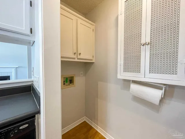 $1,525 | 7045 Weatherwood Drive, Pensacola, FL 32506