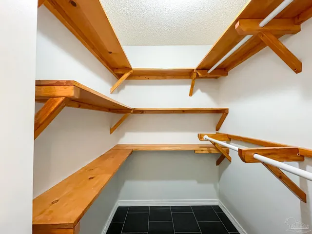 $1,525 | 7045 Weatherwood Drive, Pensacola, FL 32506