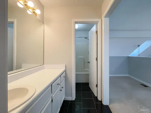 $1,525 | 7045 Weatherwood Drive, Pensacola, FL 32506