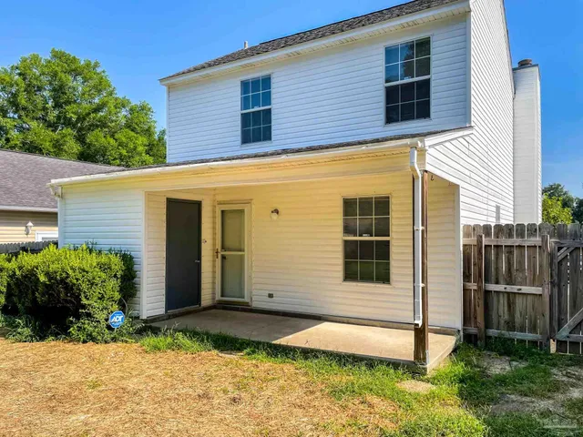 $1,525 | 7045 Weatherwood Drive, Pensacola, FL 32506