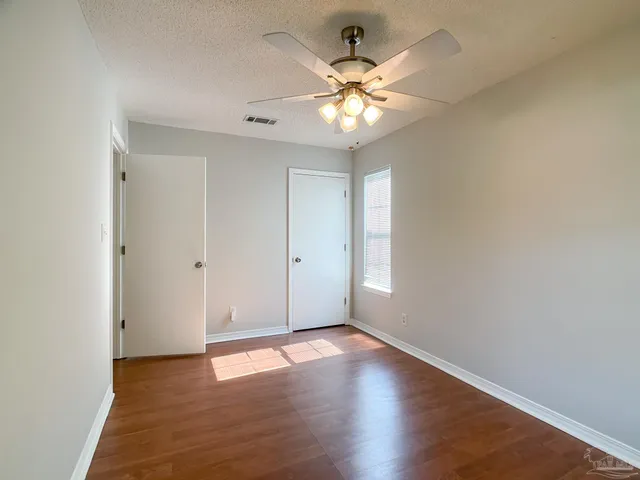 $1,525 | 7045 Weatherwood Drive, Pensacola, FL 32506