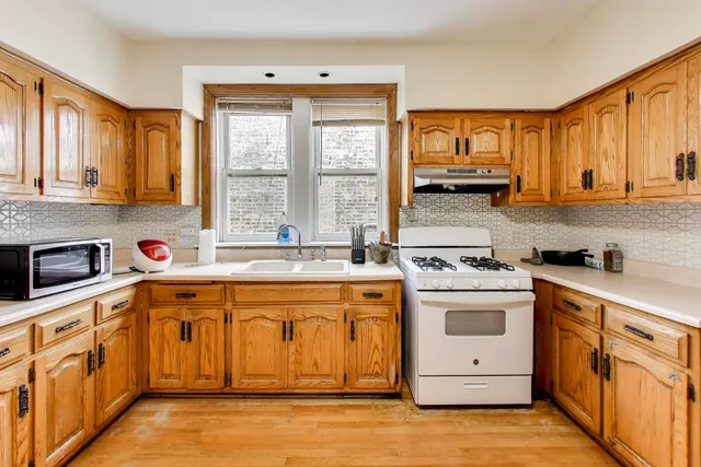 $649,000 | 3738 North Richmond Street, Chicago, IL 60618