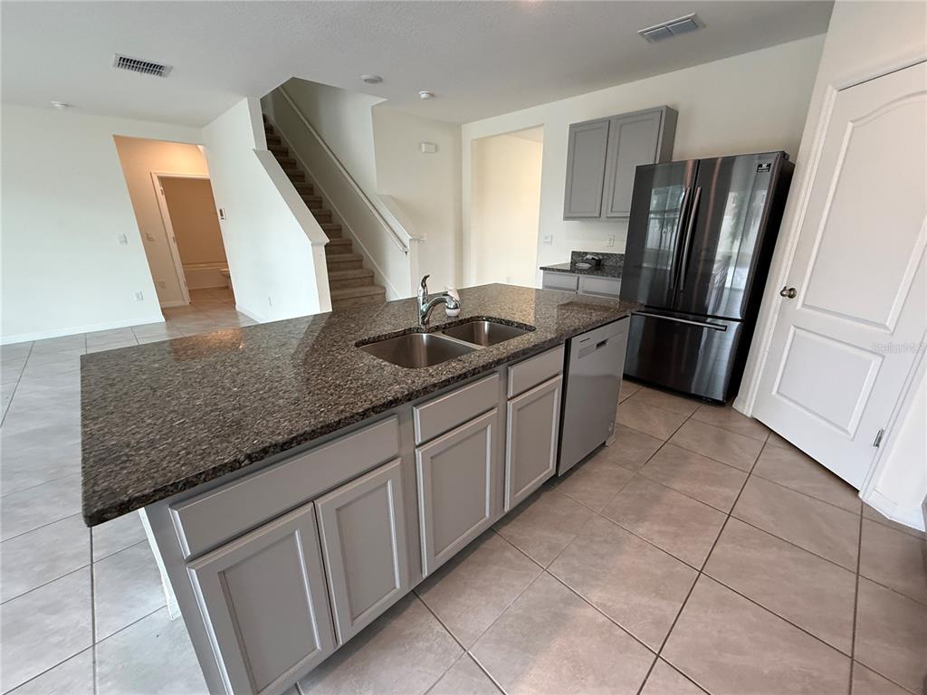 2029 Maple Ridge Drive Zellwood, FL 32798 - Photo 8 of 39