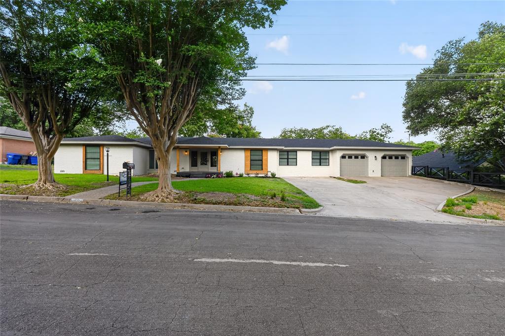 2808 Woodland Drive Waco, TX 76708 - Photo 2 of 30