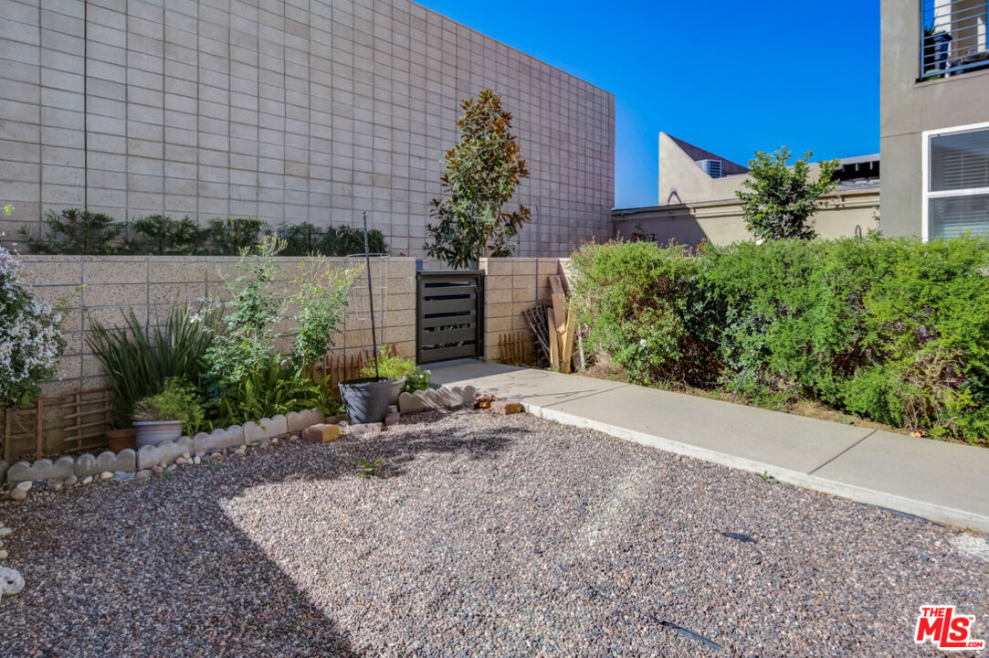 835 Aloe Place Montebello, CA 90640 - Photo 10 of 26