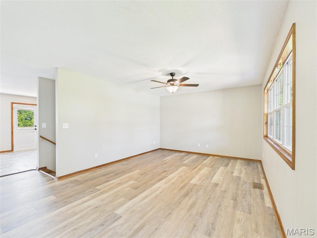 24625 Spencer Road Waynesville, MO 65583 - Photo 4 of 89