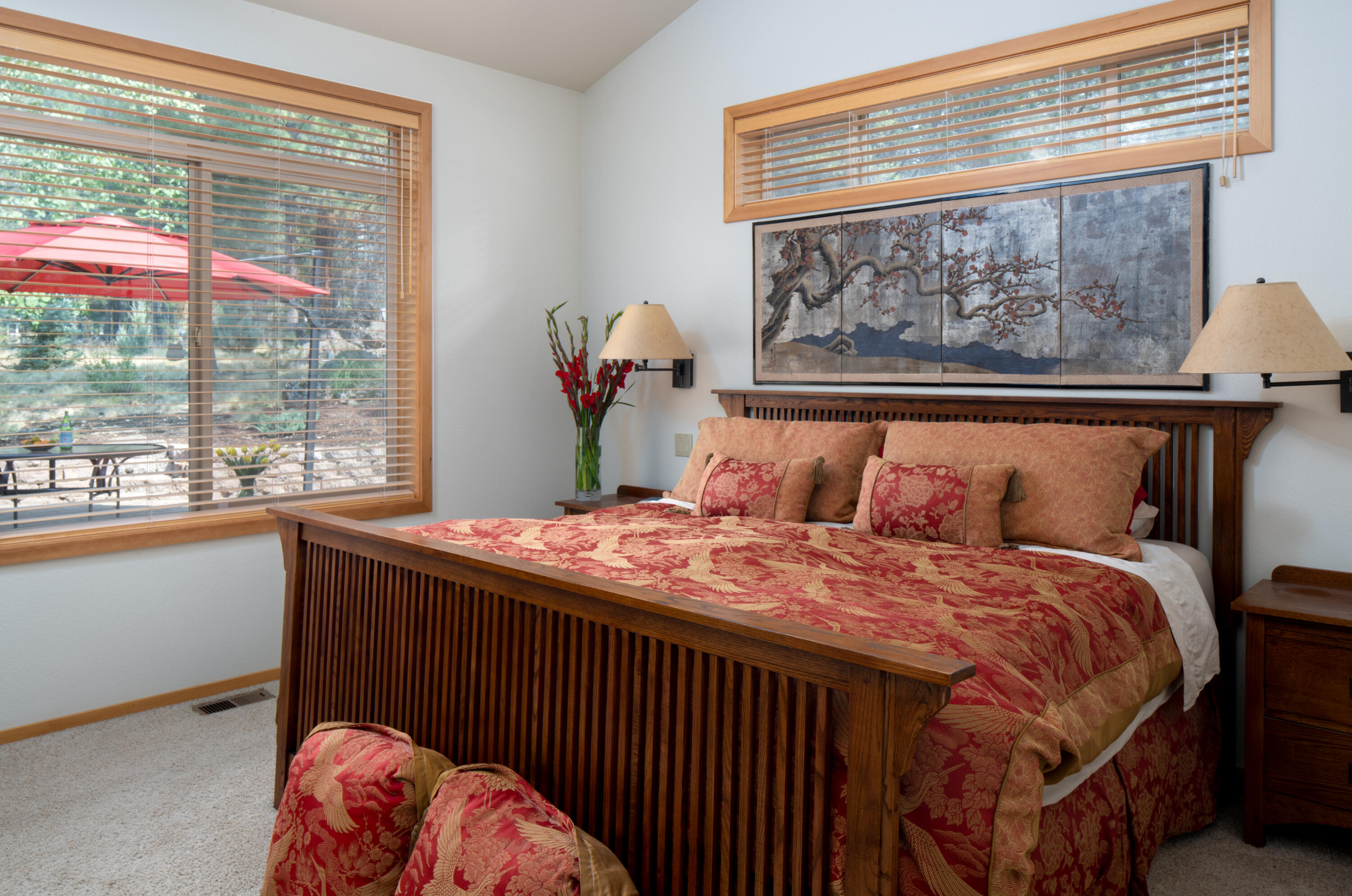 55212 Huntington Road Bend, OR 97707 - Photo 8 of 23 Primary Bedroom