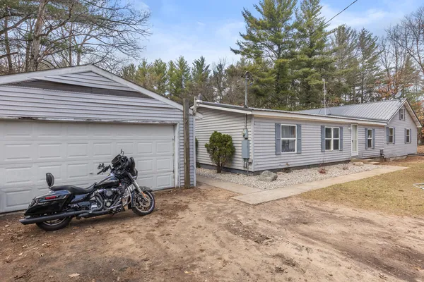 $325,000 | 8233 Beech Avenue, Howard City, MI 49329