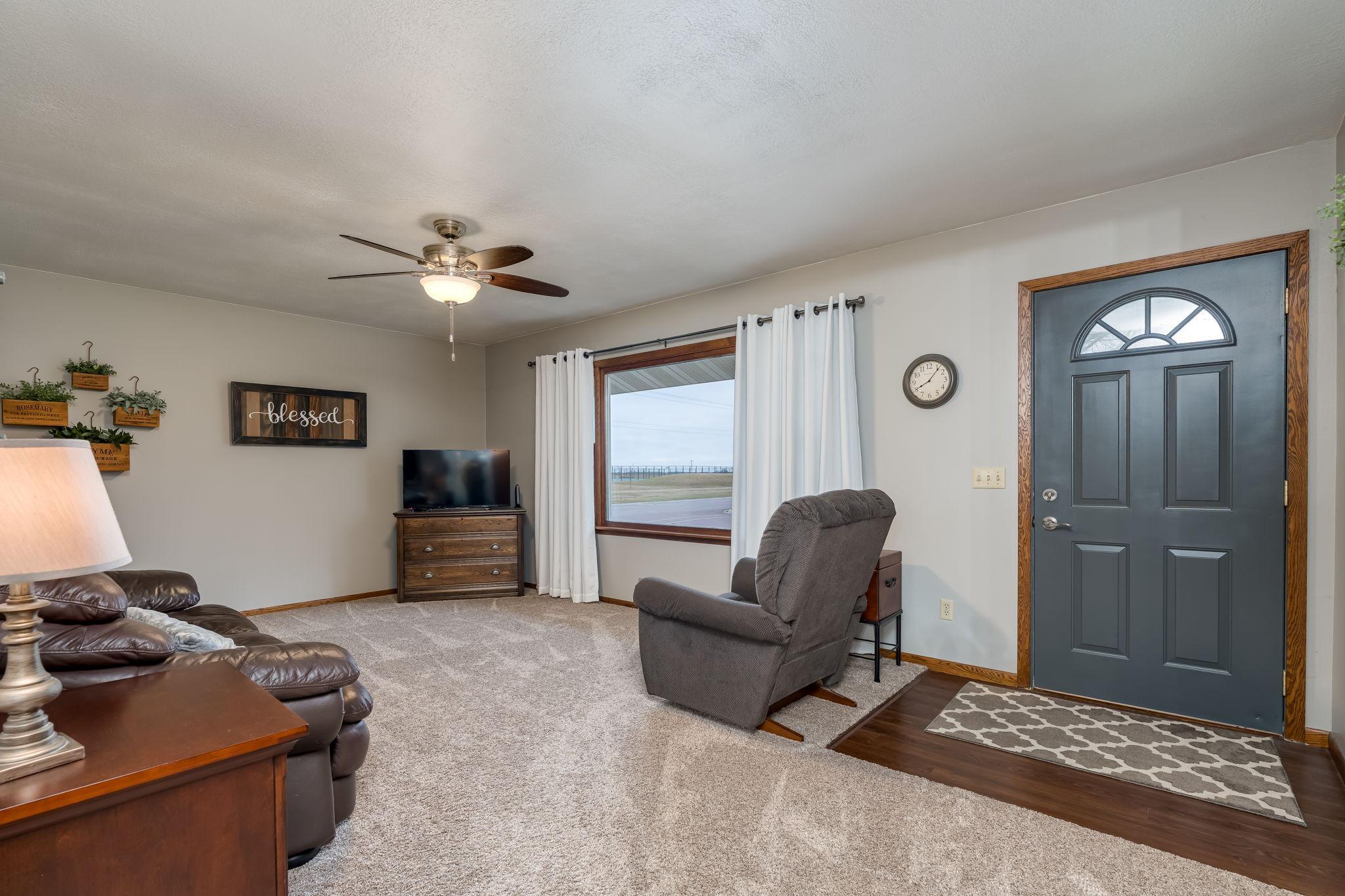 507 2nd Avenue Southeast Mapleton, MN 56065 - Photo 4 of 37