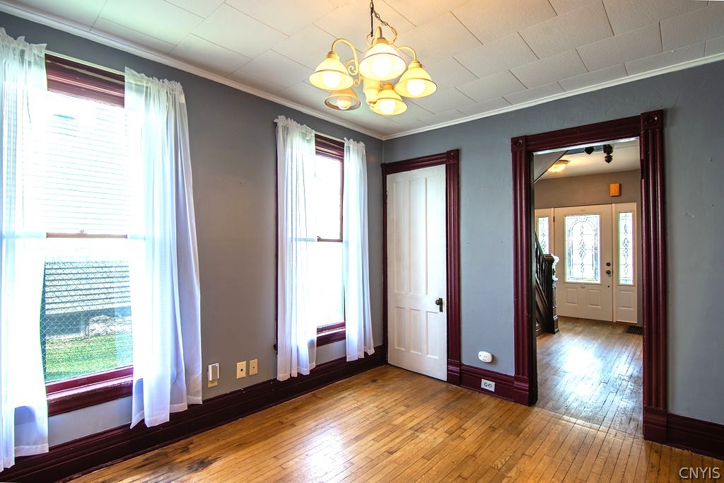 87 Nelson Street Auburn, NY 13021 - Photo 9 of 38 Formal Dining Room