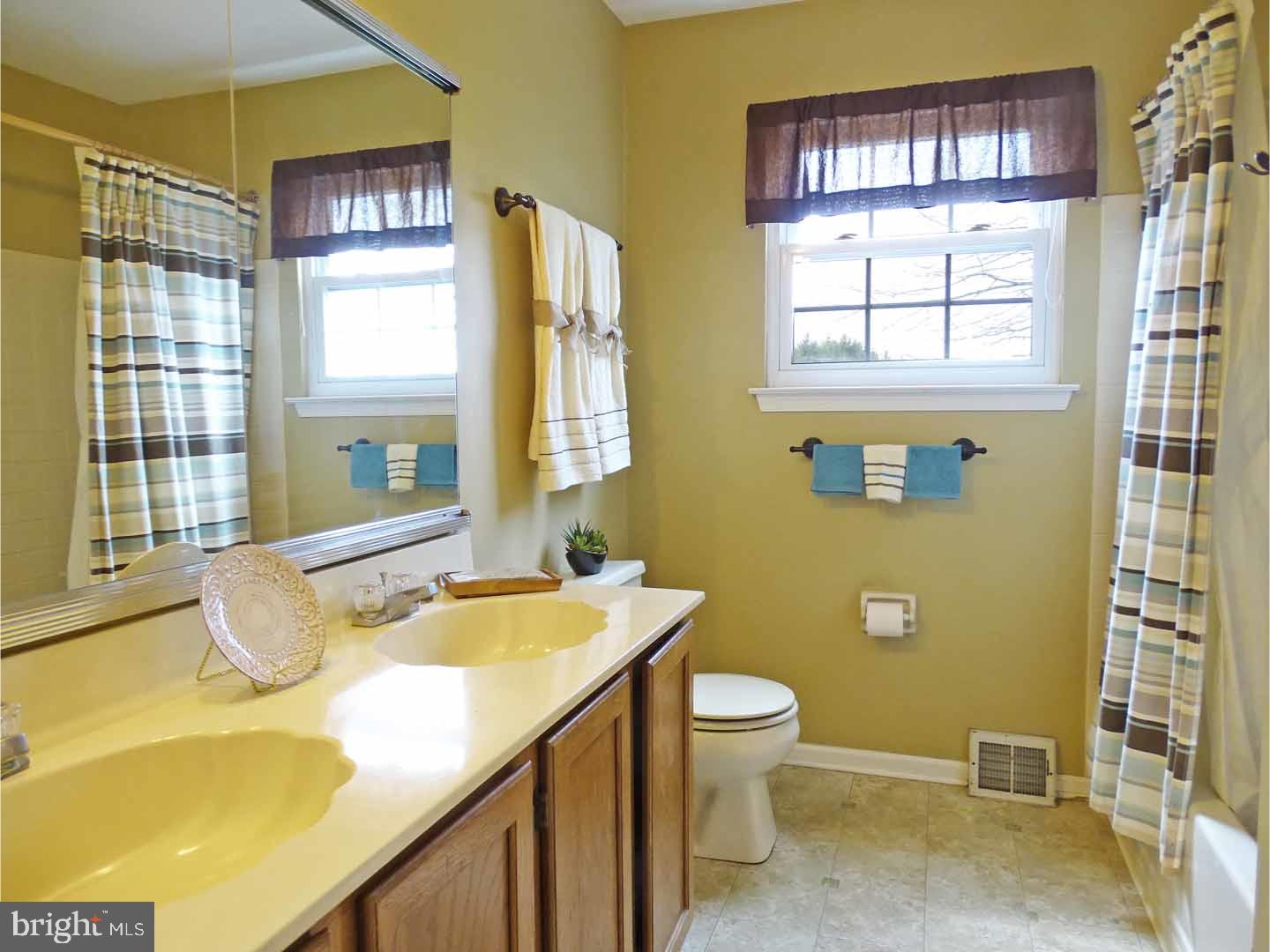 742 Jarrett Road Horsham, PA 19044 - Photo 17 of 25 Bathroom