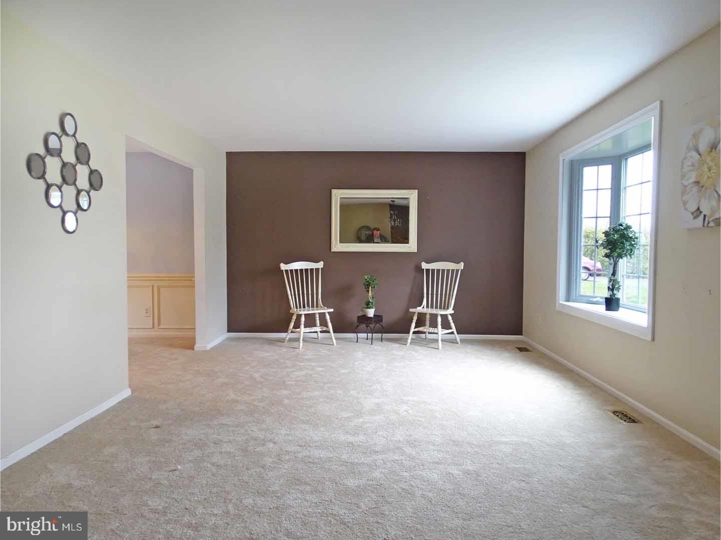 742 Jarrett Road Horsham, PA 19044 - Photo 3 of 25 Living Room