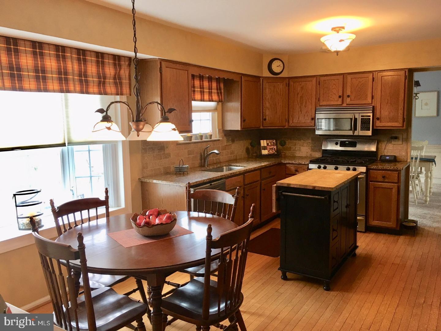 742 Jarrett Road Horsham, PA 19044 - Photo 5 of 25 Kitchen