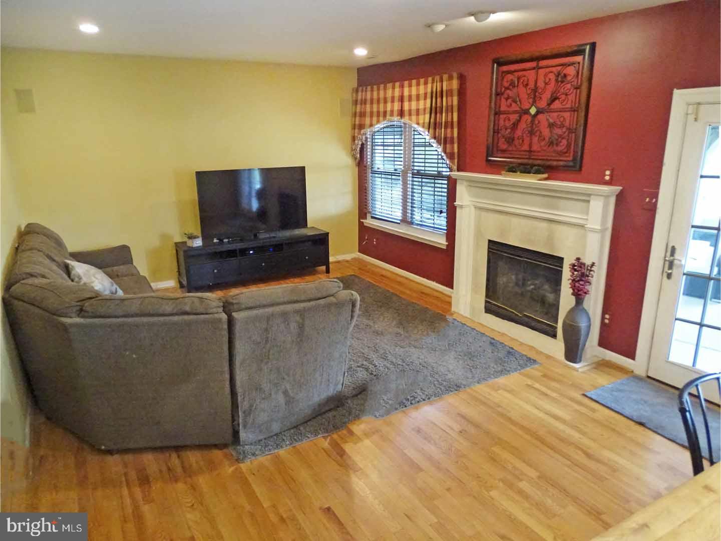 742 Jarrett Road Horsham, PA 19044 - Photo 8 of 25 Family Room
