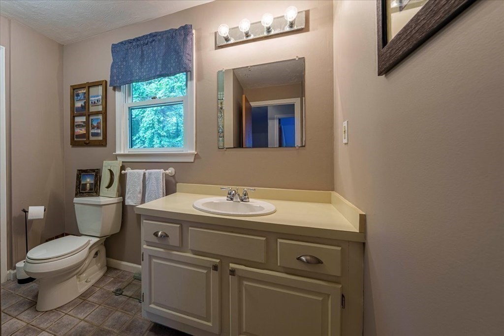 32 Westcott Road Hopedale, MA 01747 - Photo 22 of 36