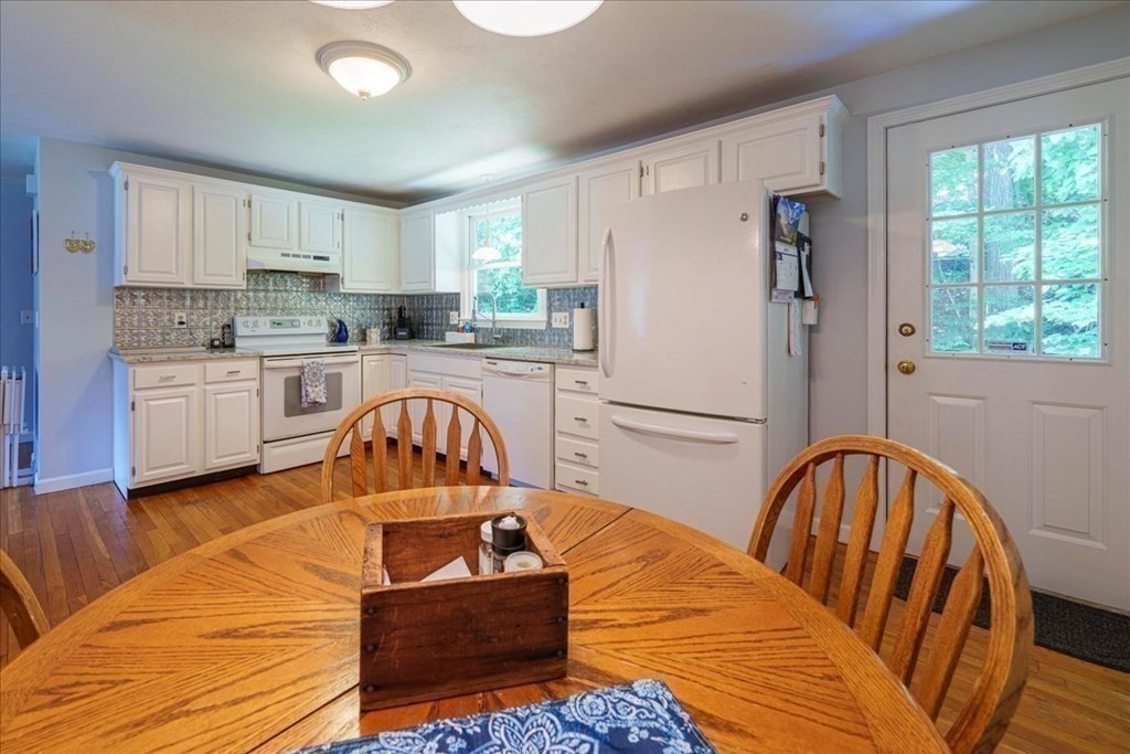 32 Westcott Road Hopedale, MA 01747 - Photo 6 of 36