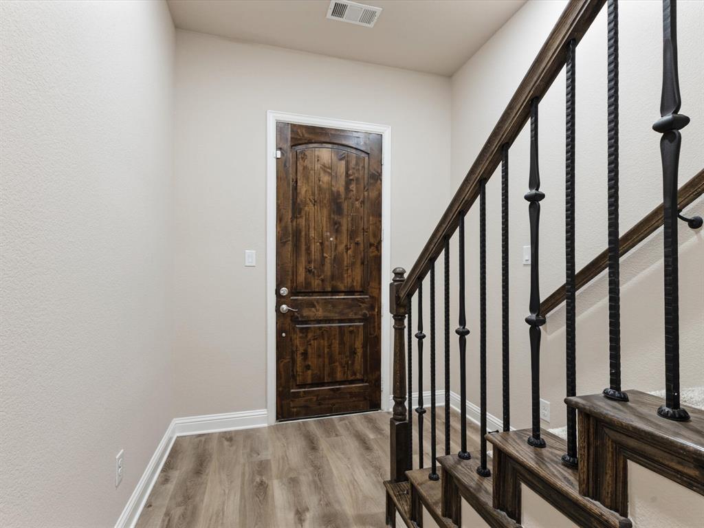 6462 Riviera Drive Irving, TX 75039 - Photo 8 of 36