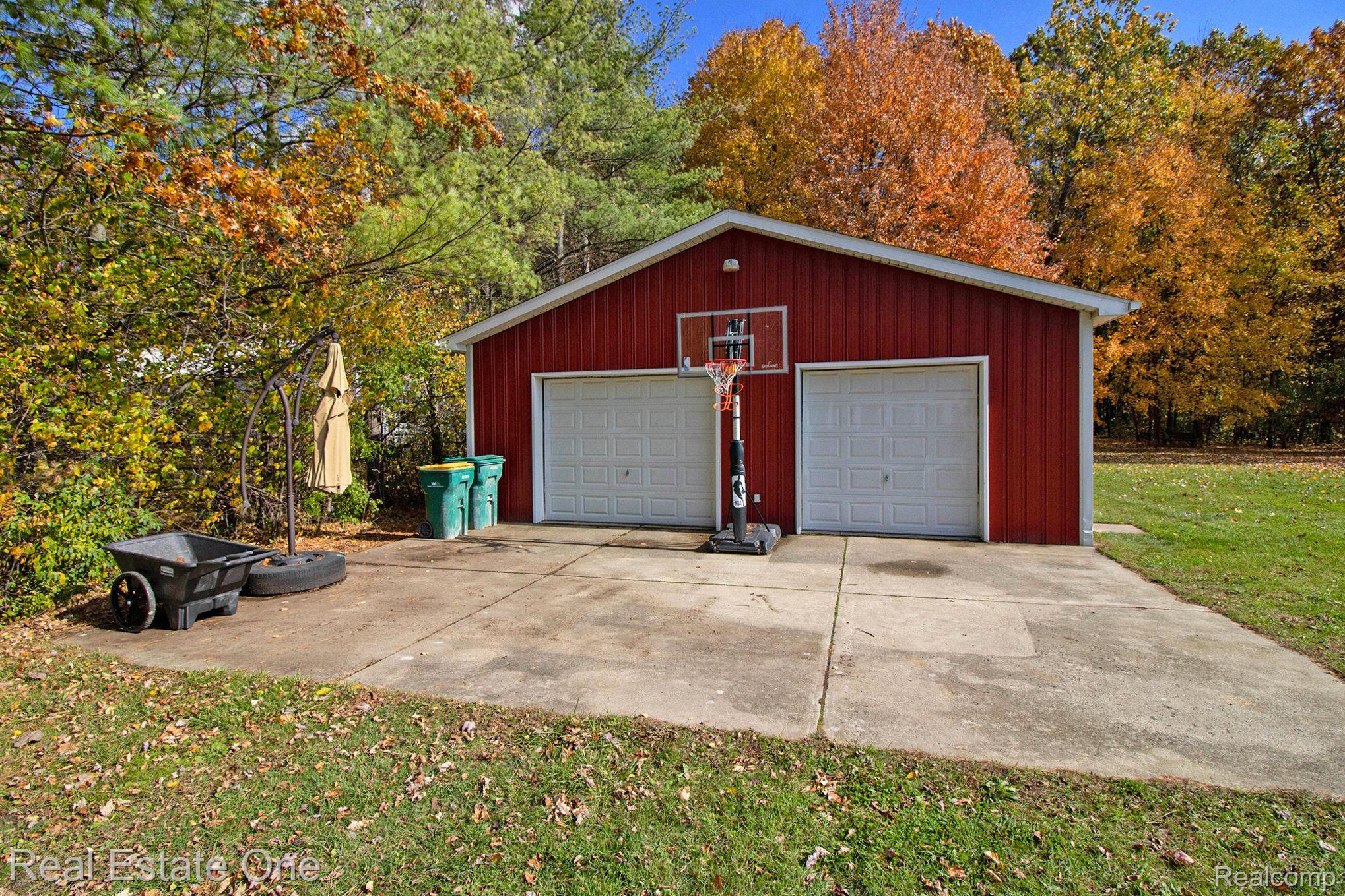 27375 Romine Road New Boston, MI 48164 - Photo 38 of 60 Pole Barn