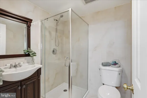 $619,000 | 7233 Beverly Park Drive, Springfield, VA 22150