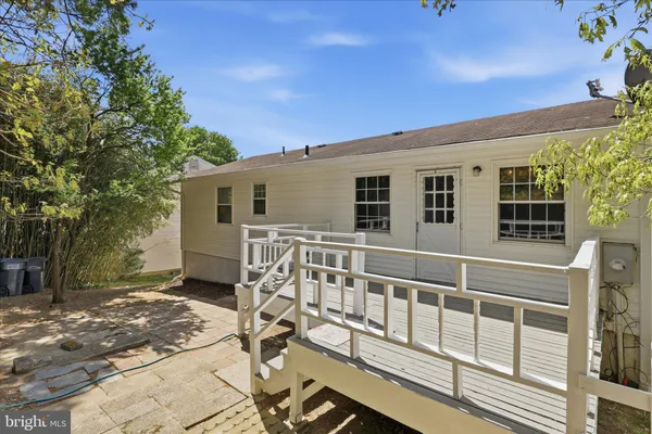 $619,000 | 7233 Beverly Park Drive, Springfield, VA 22150