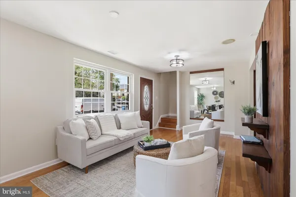 $619,000 | 7233 Beverly Park Drive, Springfield, VA 22150