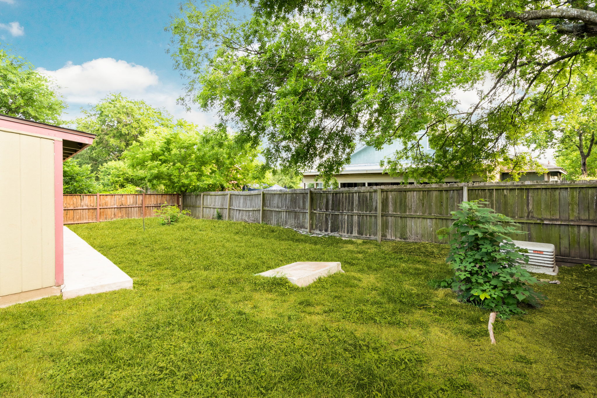 5611 Meadow Crest Austin, TX 78744 - Photo 26 of 26 View of fenced backyard