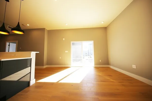 $3,100 | 60 Cross Street East, Unit 219, Somerville, MA 02145