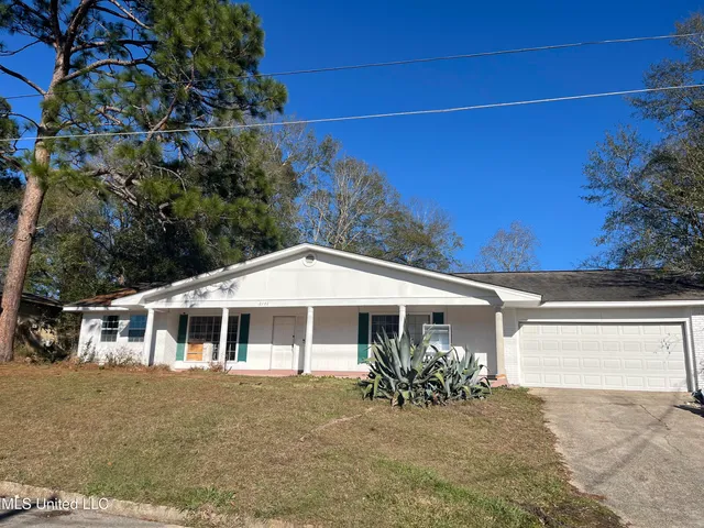 $110,000 | 2102 Sheppard Boulevard, Picayune, MS 39466