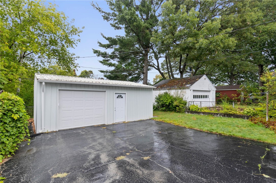 390 Tarrington Road Irondequoit, NY 14609 - Photo 26 of 31