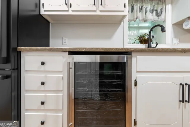 a close view of washer and dryer