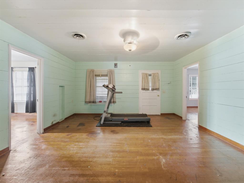 901 South College Avenue Decatur, TX 76234 - Photo 19 of 38