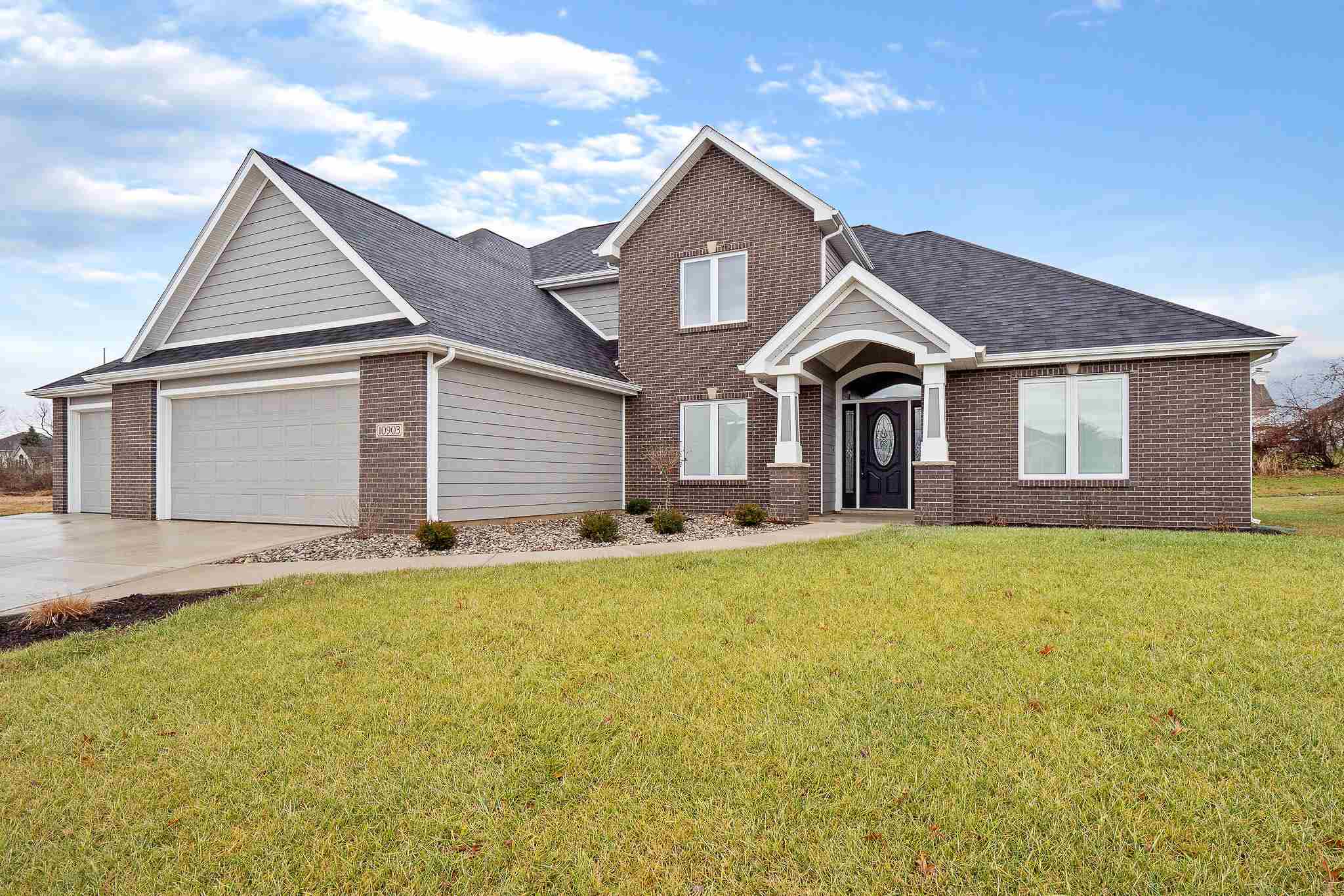 10903 Eagle Riv Run Fort Wayne, IN 46845 - Photo 2 of 36 Gallery Image 2