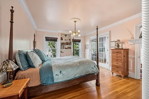 $2,199,000 | 583 East Broadway, Boston, MA 02127