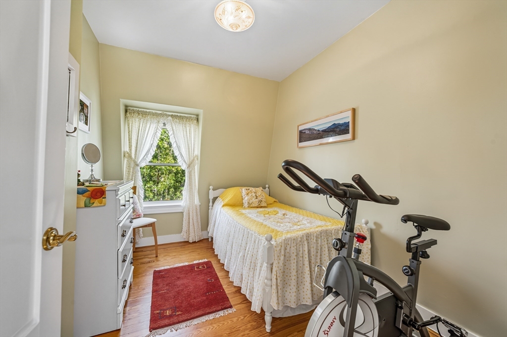 583 East Broadway Boston, MA 02127 - Photo 24 of 40