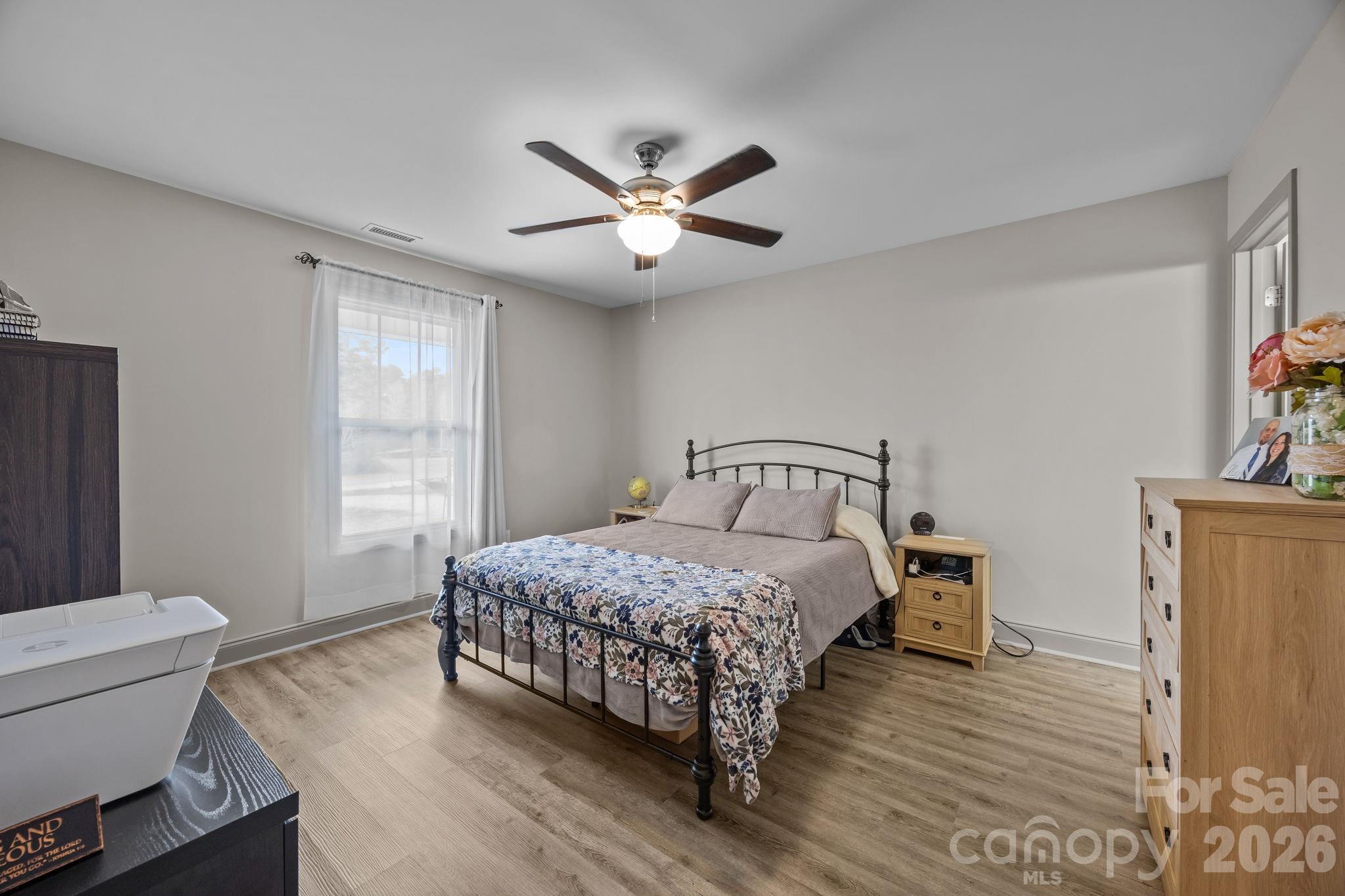 1464 State Rd S-46-996 York, SC 29745 - Photo 6 of 17 a bedroom with a bed and a window