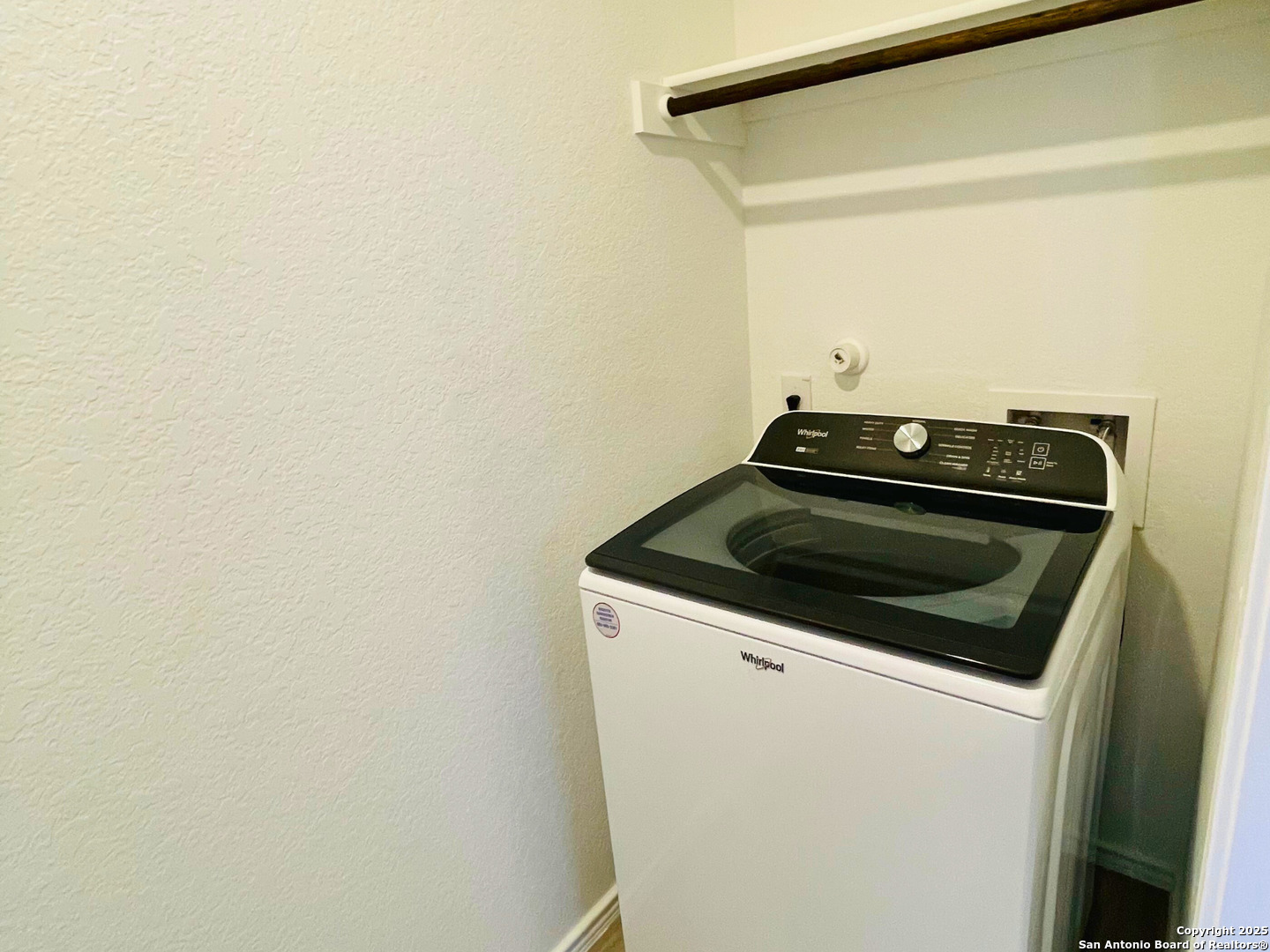 13307 Dutra Road San Antonio, TX 78221 - Photo 19 of 33 a close up view of a washer and dryer
