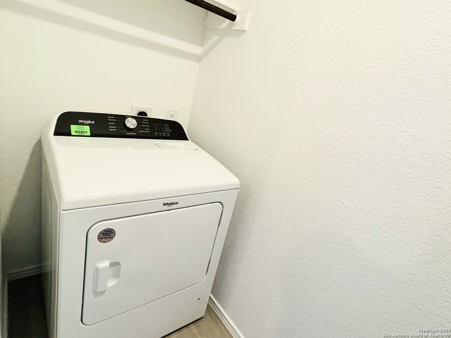 13307 Dutra Road San Antonio, TX 78221 - Photo 20 of 33 a utility room with dryer and washer