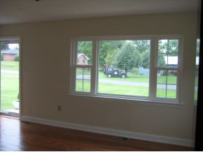 206 Blue Ridge Drive Bristol, TN 37620 - Photo 3 of 15 LOTS OF LIGHT THROUGHOUT