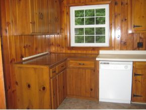 206 Blue Ridge Drive Bristol, TN 37620 - Photo 4 of 15 KITCHEN WORKSPACE IS AMPLE