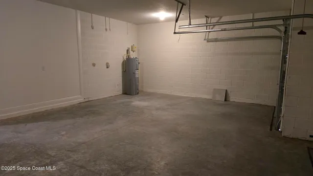 a view of a room with an empty space