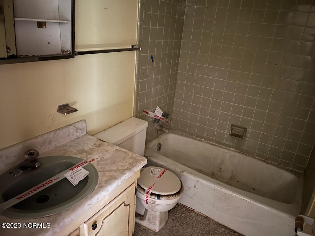 538 Cathay Road Wilmington, NC 28412 - Photo 8 of 12 Bathroom