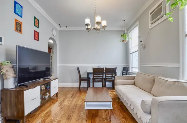 $2,300 | 264 Columbia Avenue, Unit 2, Jersey City, NJ 07307