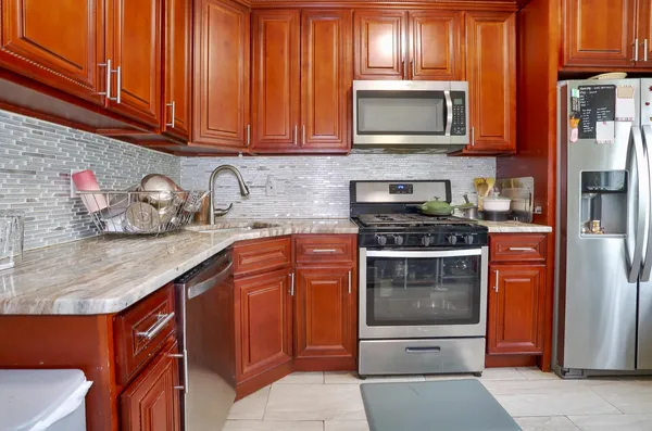 $2,300 | 264 Columbia Avenue, Unit 2, Jersey City, NJ 07307