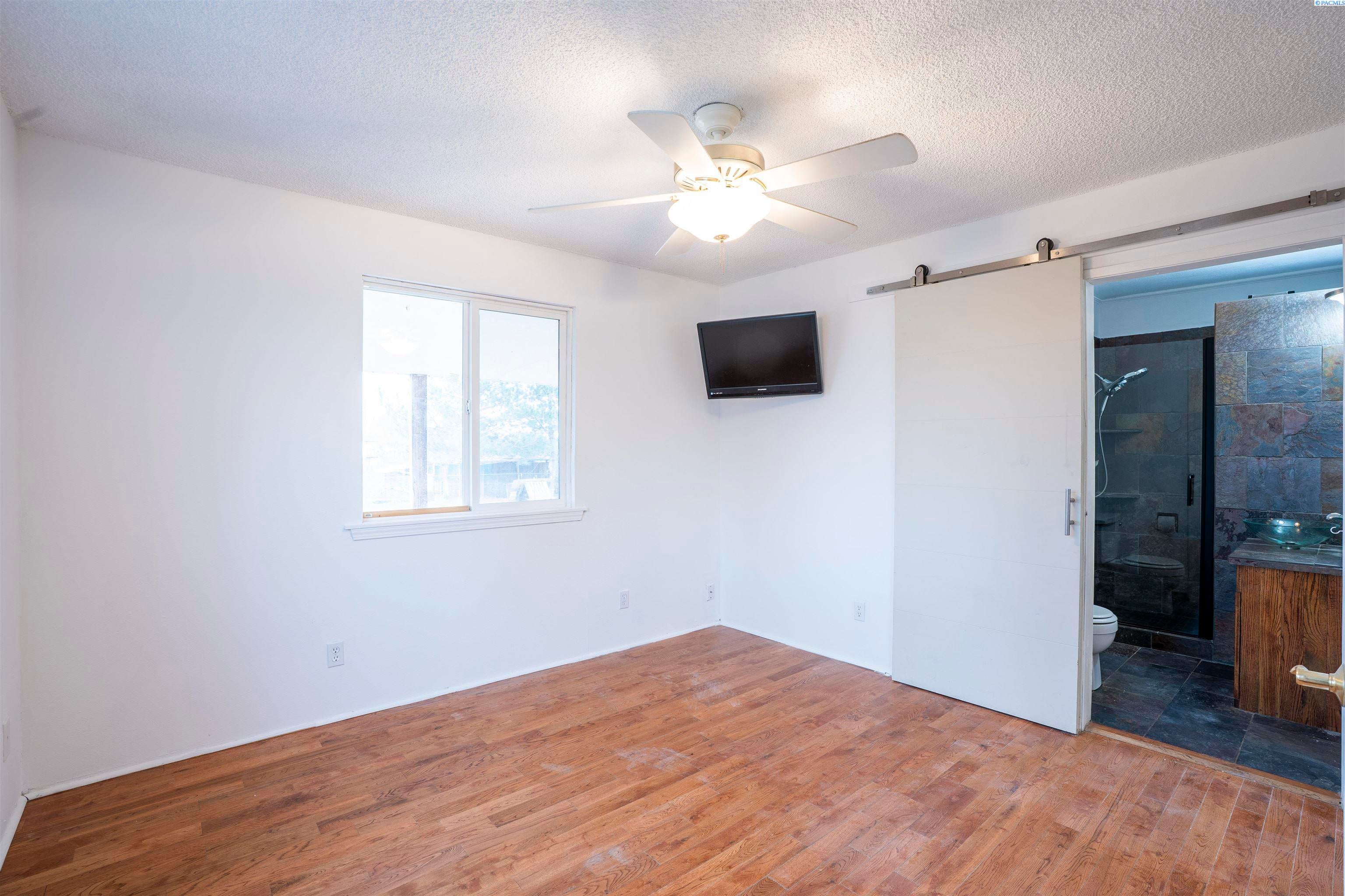 55603 North Frazier Road Benton City, WA 99320 - Photo 11 of 20 Gallery Image 11