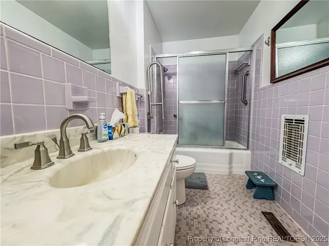 $300,000 | 425 South Main Street, Bladenboro, NC 28320